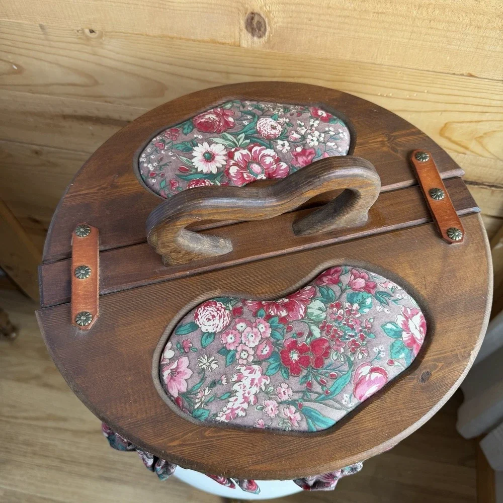 Vtg Half Bushel Floral Wooden Heart Lidded Basket Sewing Picnic Cottage‎ Granny
